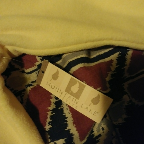 brand new pullover. fleece with tags - Picture 3 of 3